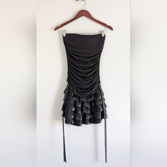 Lissa Dresses & Skirts - Vintage Y2K Lissa Paris Dress, Black Sleeveless Mini Bodycon w Ruffle Skirt